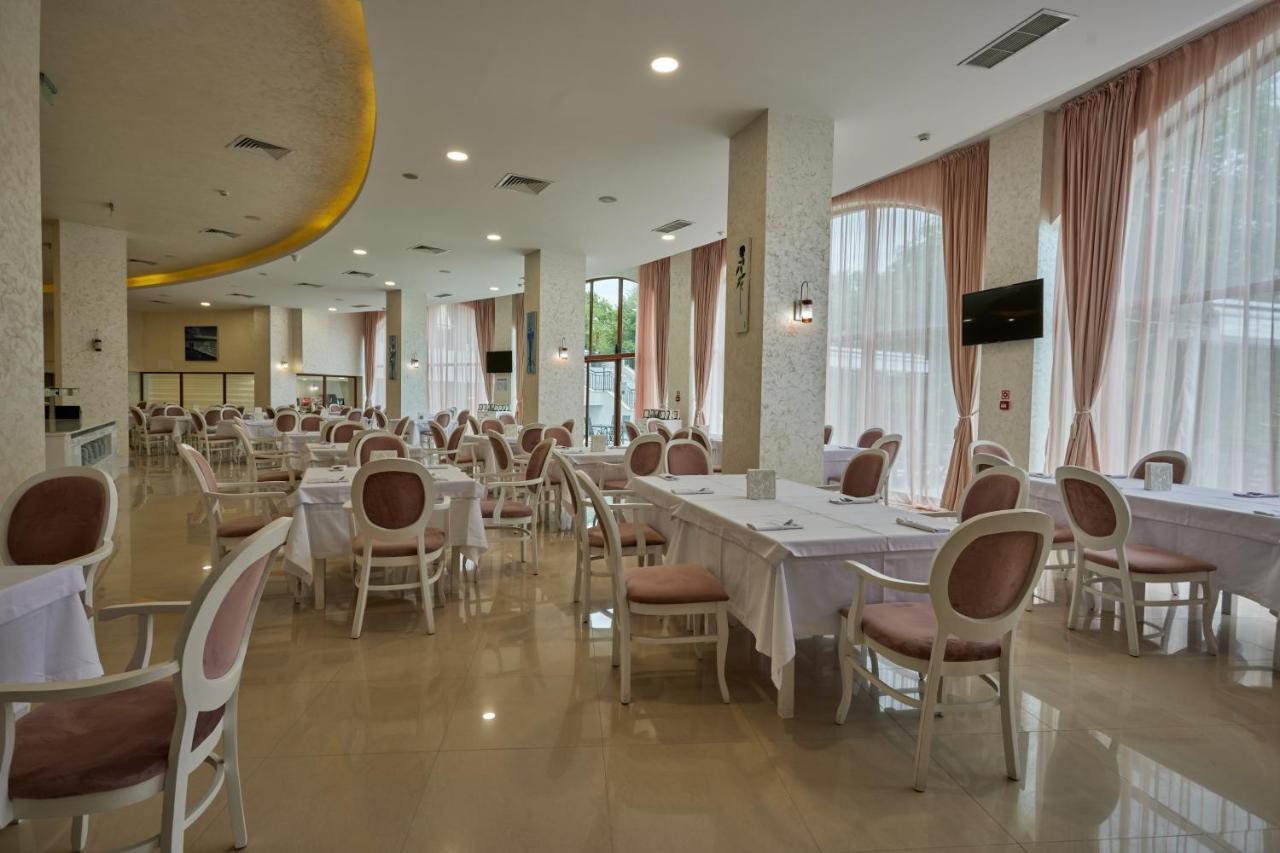 Hotel Continental Aranyhomok Kültér fotó