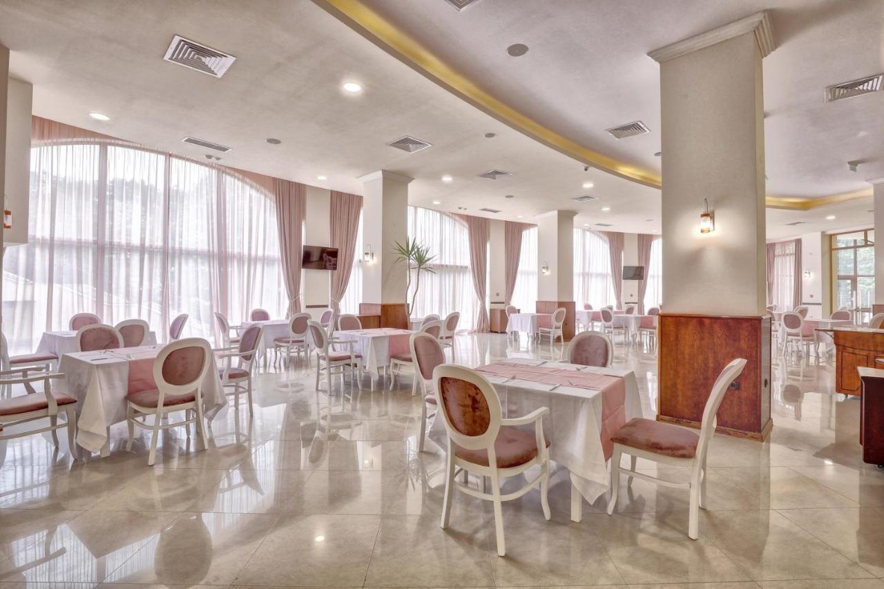 Hotel Continental Aranyhomok Kültér fotó